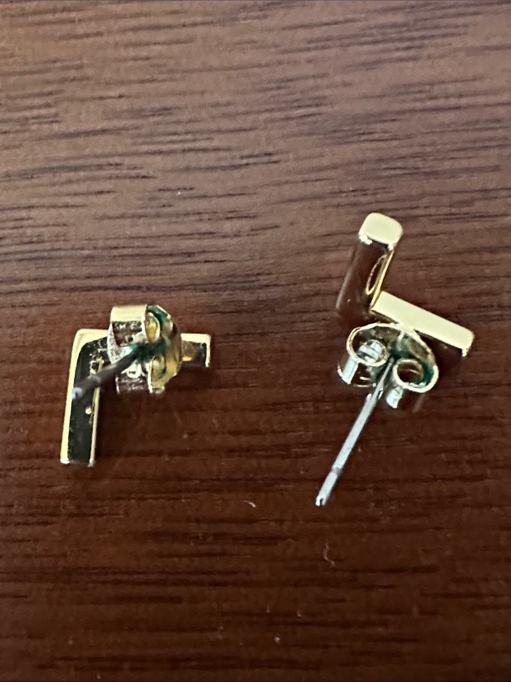 Fashion Jewelry Gold L-Shaped Stud Earrings - Picture 6 of 6